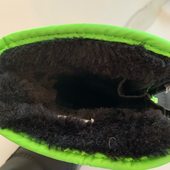 Toddler boys fur lined snow boots - Picture 6 of 6